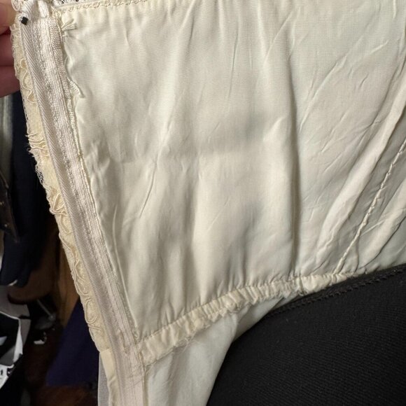 Romantic Off White Lace Gown Vintage Maxi Dress for Rehearsal Dinner Bridal - Picture 9 of 9